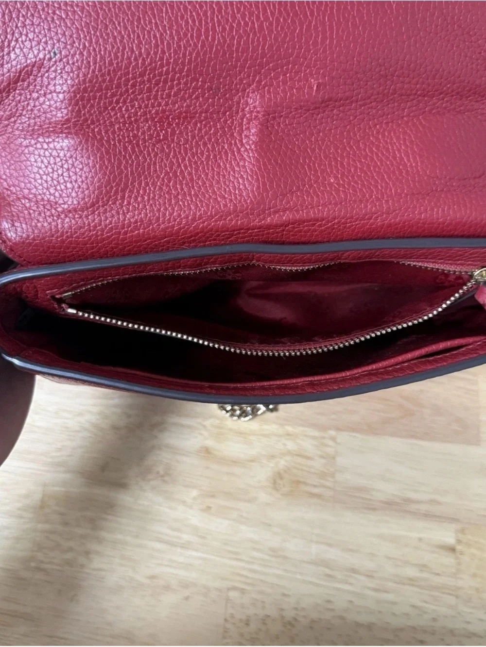 Tory Burch Red Shoulder Bag Gold Chain Strap Magnetic Snap Closure